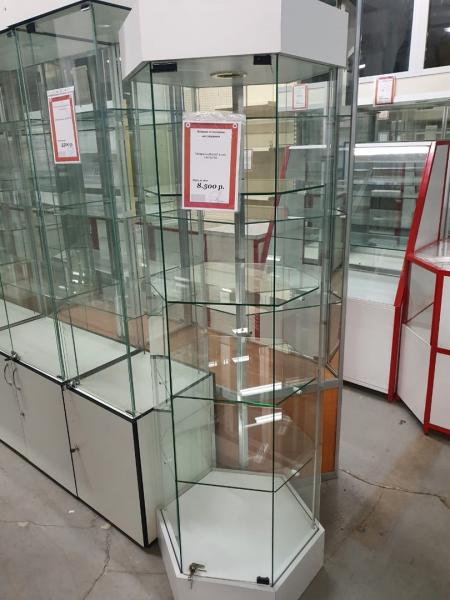 Витрина стеклянная шестигранная